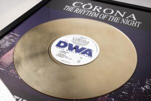 Realizzazione Disco d’Oro per il remix del brano “the rhythm of the night” della cantante Corona.