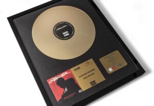 Realizzazione Disco d’oro per "Moncler"