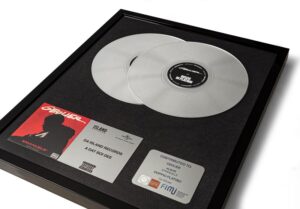Realizzazione Disco Doppio Platino per la canzone "Emanuele" - Geolier