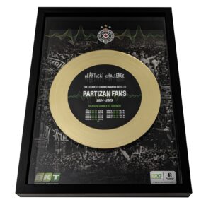 Premio BKT Heartbeat Challenge 2024-2025 realizzato da Doroplatino: disco con finitura oro in cornice nera, assegnato ai tifosi del Partizan